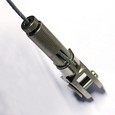 Наборы подвеса регулируемого кабеля связывают проволокой струбцину верхней панели отладки потолка Gripper